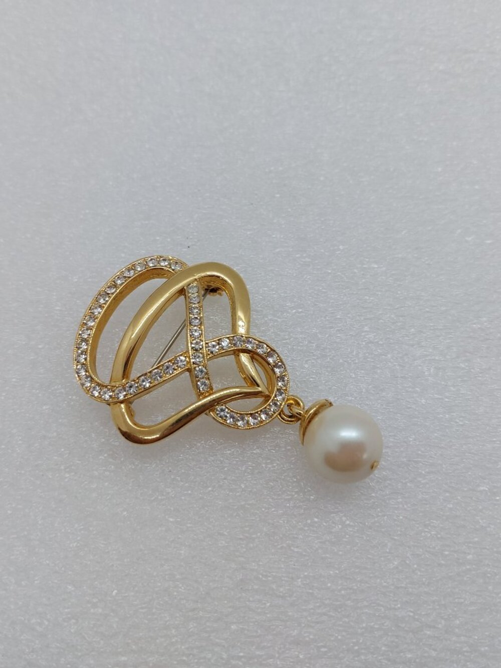 Vintage Gold Tone Brooch / Pin With Dangling Faux Pearl & Clear Stones
